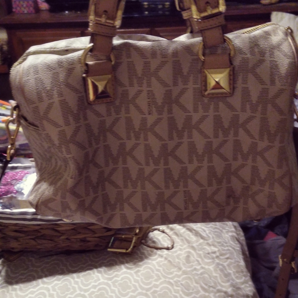 Michael kors purse